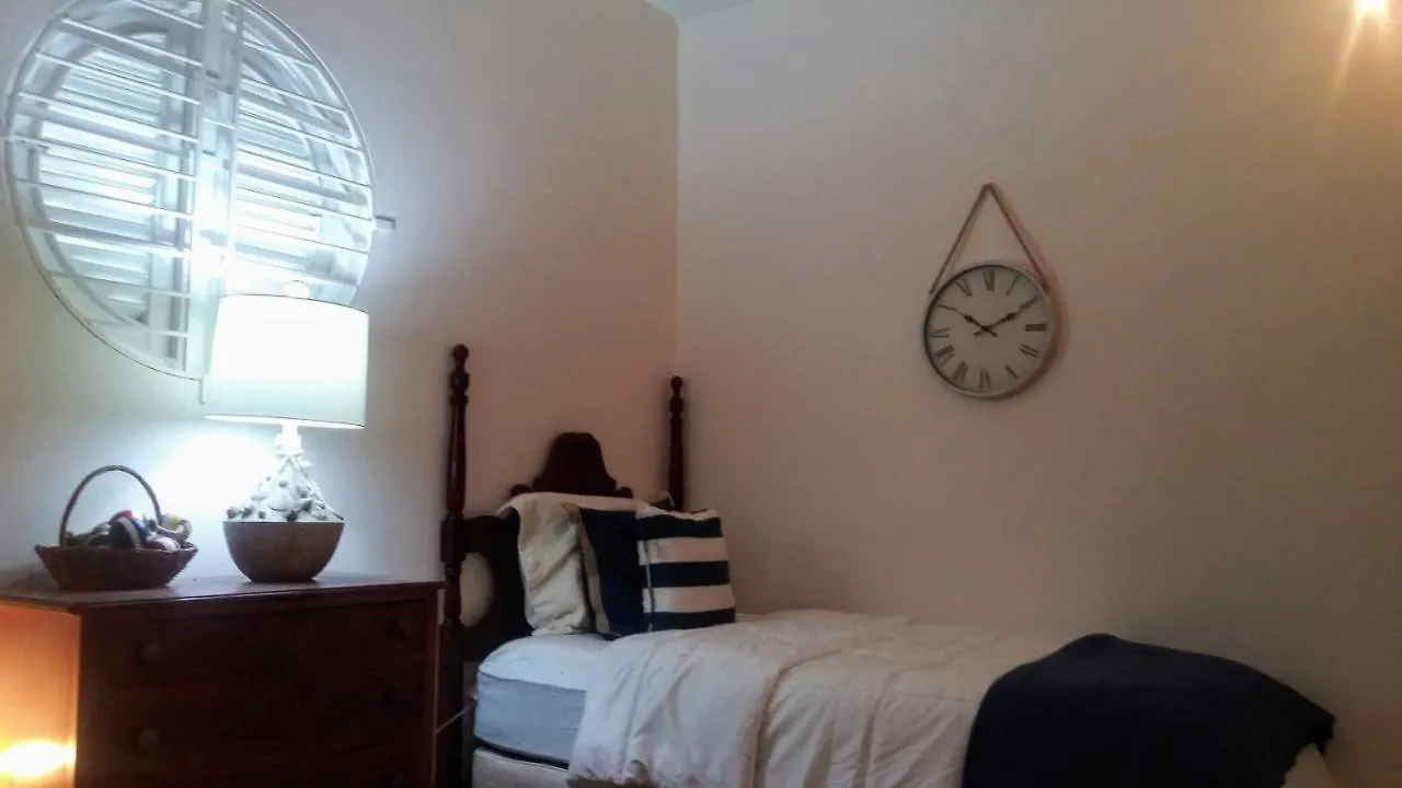 Amazing Location! Walk To Town, Beach & Dinner - Payment Required To Reserve Ocho Rios Apartman